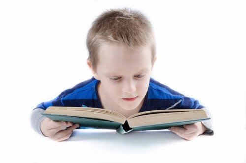Doman-metodi opettaa lukemaan varhaislapsuudessa
