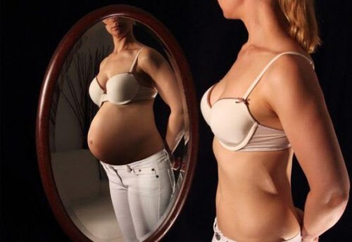 Miksi näytät yhä raskaana olevalta synnytyksen jälkeen?