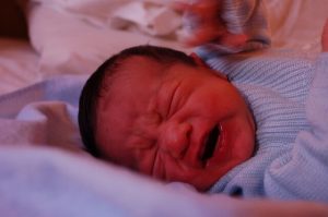 5 niksiä itkevän vauvan rauhoittamiseksi