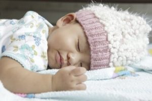 Terveelliset nukkumistavat 0-3 kuukauden ikäisellä