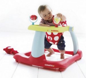 Kävelytuoli, vauvan ensiaskelten vihollinen?