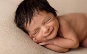 Tieteellisesti suunniteltu laulu, joka saa vauvan nauramaan