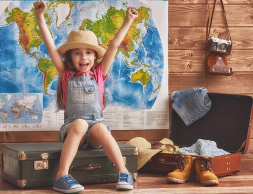 Lasten kanssa matkustelu - mitä hyötyä siitä on?