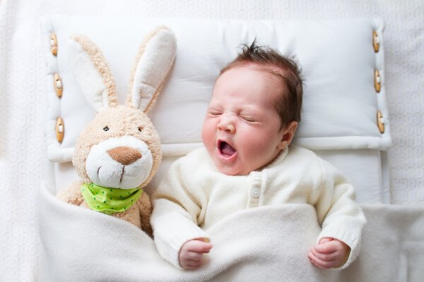 6 tavallista uusien vanhempien virhettä vauvan nukuttamisessa