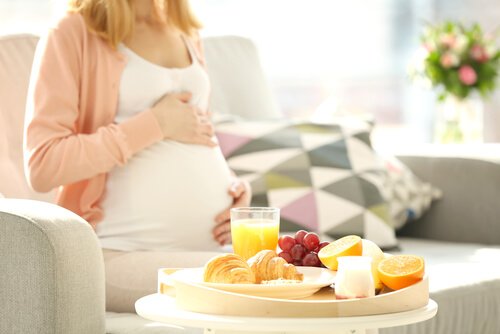 Näitä 8 ruokaa raskaana olevien ei tule syödä