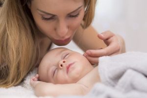 Vauvan käyttäytyminen ensikuukausina: 7 tavallista ilmiötä