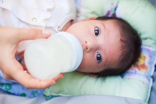 Mikä on sopiva määrä maitoa vauvalle?