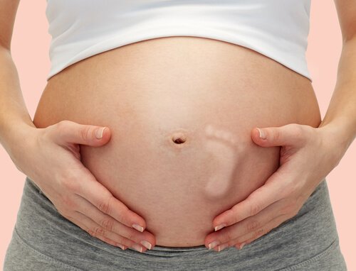 Kuinka usein äidin tulisi tuntea vauvan liikkeet raskauden aikana?
