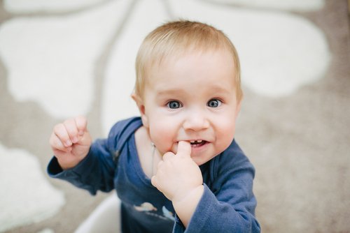 Vauvan ienkipu hampaiden puhkeamisen yhteydessä