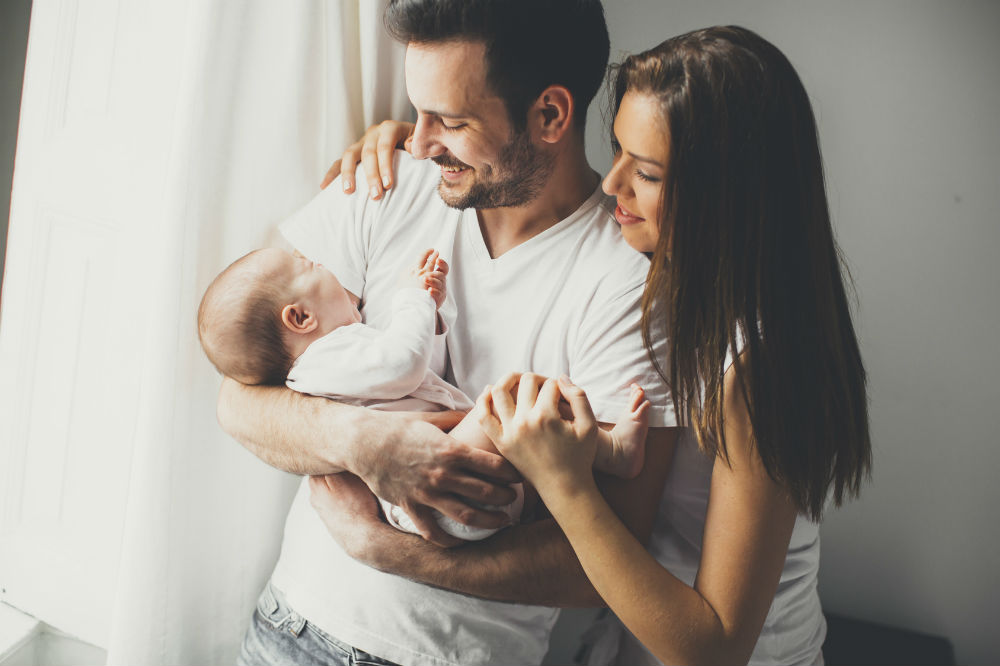 Vauvan syntymä vahvistaa vanhempien välistä rakkautta - Äitiyden Ihme