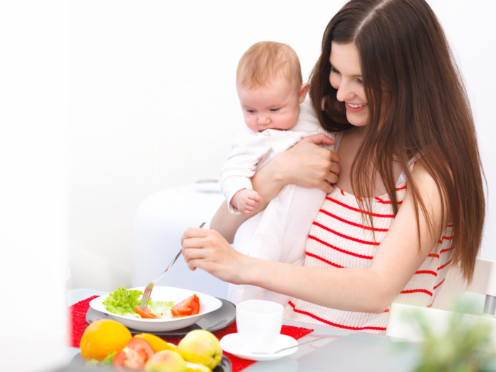 8 herkullista hedelmäsosereseptiä vauvoille