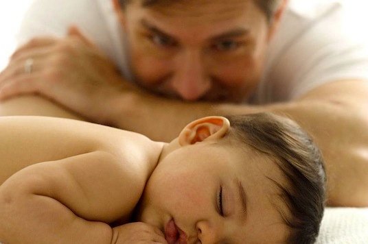 Isä mukana synnytyksessä