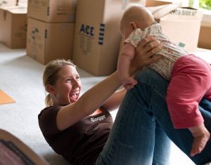 Leiki lapsesi kanssa stimuloidaksesi häntä