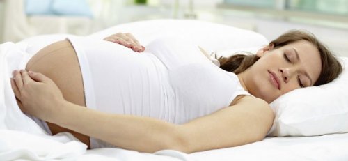 Nukkuma-asennon vaikutus raskauteen