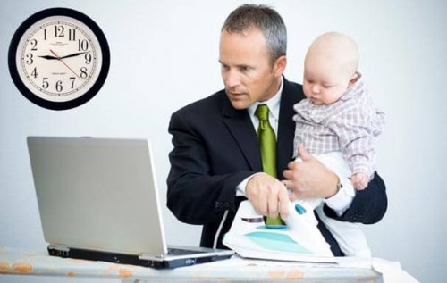 Miten tuoreet äidit ja isät sopeutuvat vanhemmuuteen?