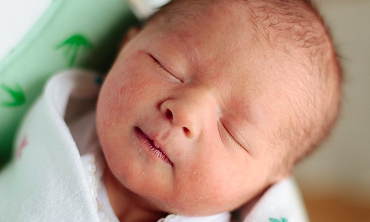 Vastasyntyneen ensimmäiset päivät ovat täynnä yllätyksiä