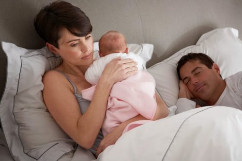 Kuinka toimia, kun vauva herää keskellä yötä?