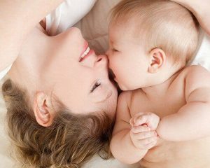 Vauvan toinen elinkuukausi tuo mukanaan monia muutoksia