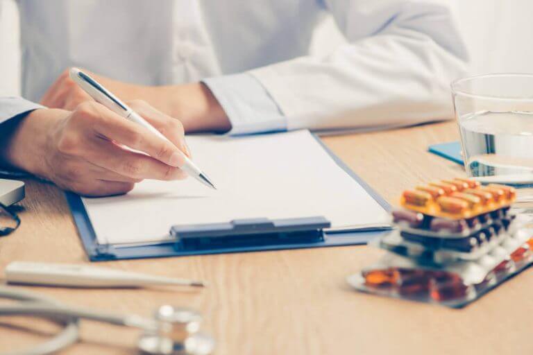 Imetys ja lääkkeiden käyttö