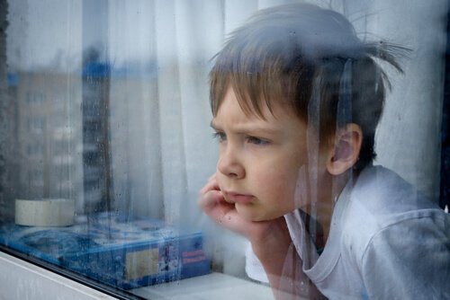 Mistä lapsen turhautuneisuus johtuu ja miten siihen kannattaa suhtautua?