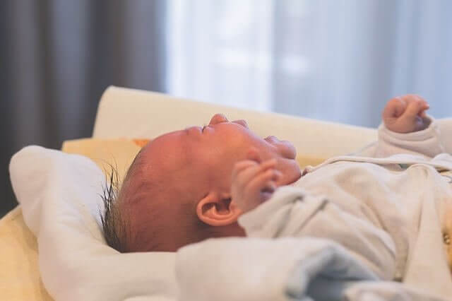 Itkevän vauvan rauhoittaminen 5 vinkin avulla