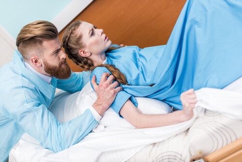 Avautumisvaihe on synnytyksen ensimmäinen vaihe