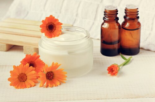 12 hyötyä, jotka vauvan hierominen saa aikaana