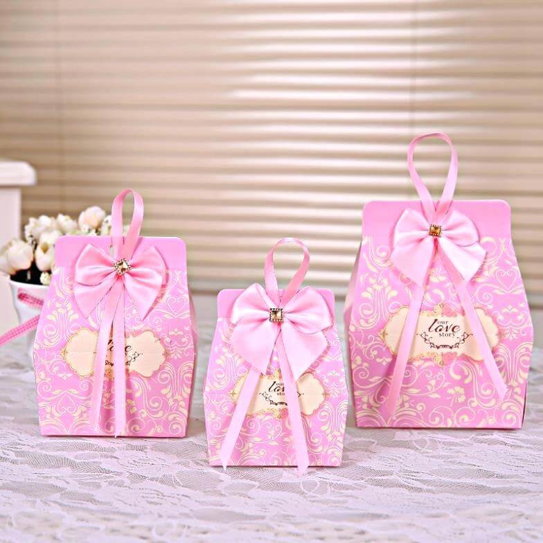 Lahjapussukoita voi hyödyntää vauvakutsujen leikeissä