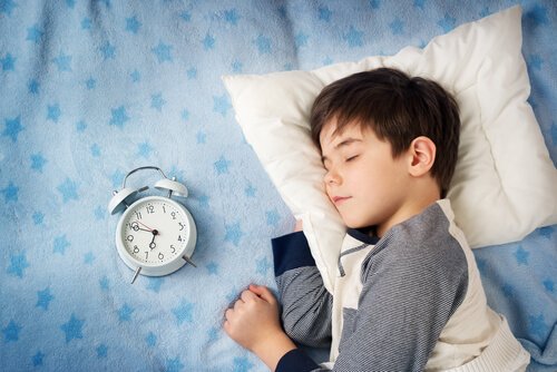 Myöhään nukkumaan menevät lapset kärsivät muita enemmän terveysongelmista