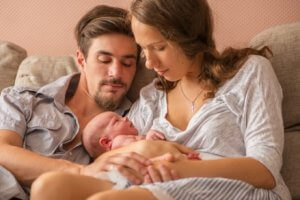 Pieni opas tuoreille vanhemmille