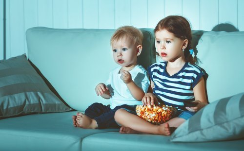 Varsinkin pieni lapsi voi ottaa kaiken tiedon todesta, mitä televisio tarjoaa