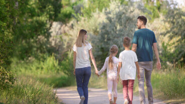 Lähtekää koko perheen voimin kävelylle - siitä on monia hyötyjä