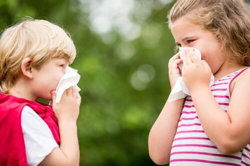 Allasveden kloori ja sen aiheuttama allergia saattavat ärsyttää silmiä ja nenää
