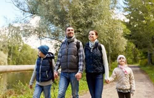 Lähtekää koko perheen voimin kävelylle - siitä on monia hyötyjä