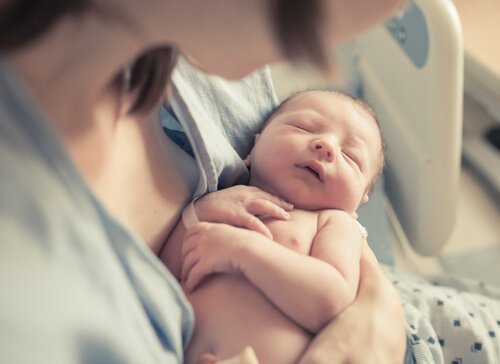 Ennen kuin menet katsomaan vastasyntynyttä sairaalaan, ilmoita tulostasi perheelle