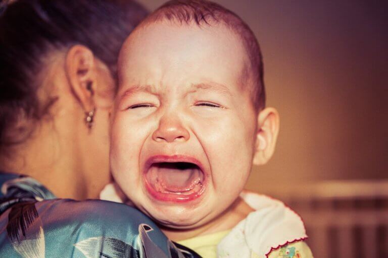 Esitellä 15+ imagen vauva herää itkien
