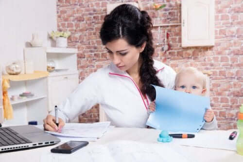 Onko opiskelun ja äitiyden yhdistäminen mahdotonta?