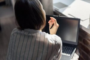 Töihin paluu äitiysloman jälkeen