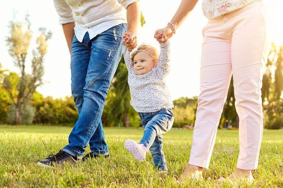 Mistä lapsen sisäänpäin kääntyvät jalkaterät johtuvat?