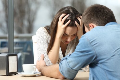Kumppanista eroamisen vaikutukset ja surun vaiheet
