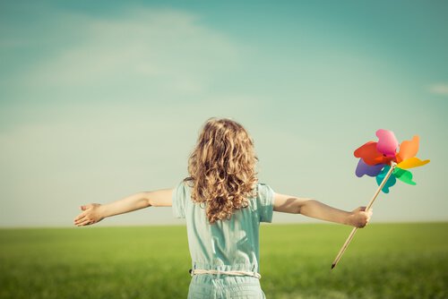 4 asiaa, jotka onnellinen lapsi voi opettaa vanhemmilleen