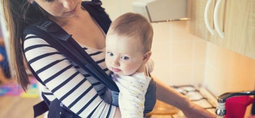Kantoliina vai rintareppu - parhaat ratkaisut vauvan kantamiseen