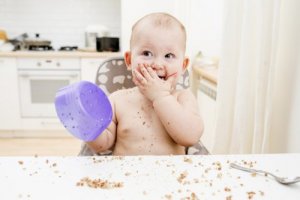 Näin onnistuu vauvanruoasta vieroitus
