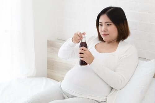 Kofeiinin vaikutus raskauteen