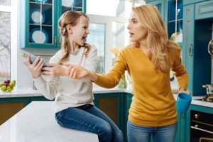 Saavatko vanhemmat seurata lapsensa käyttäytymistä sosiaalisessa mediassa?