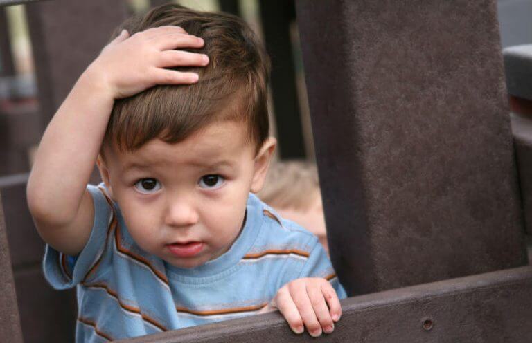 Kuinka toimia, jos lapsi lyö päänsä?