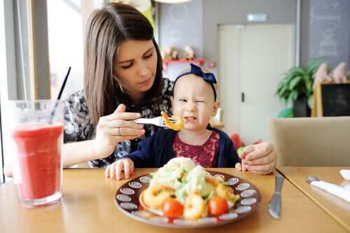 Mitä vanhemmat voivat tehdä auttaakseen lastaan syömään hyvin?