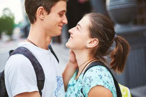 Romanttisen rakkauden ongelmat teini-ikäisten suhteissa
