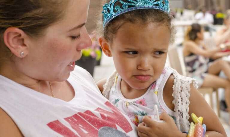 Kuinka kasvattaa lapsi ilman kieltämistä?