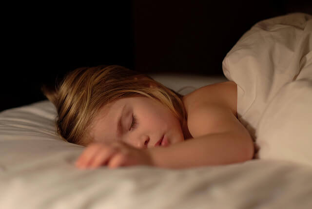 8 vinkkiä lapsen yökastelun lopettamiseksi